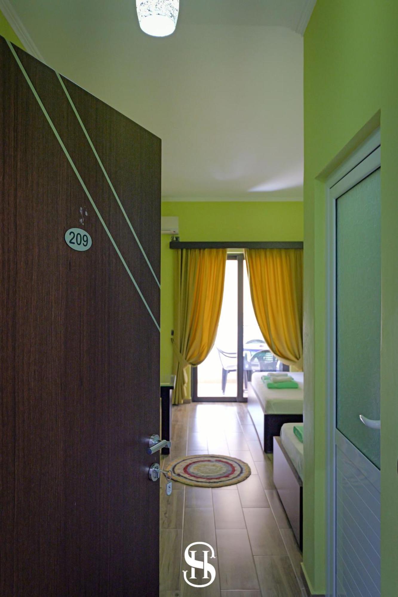 Sala * Sarandë