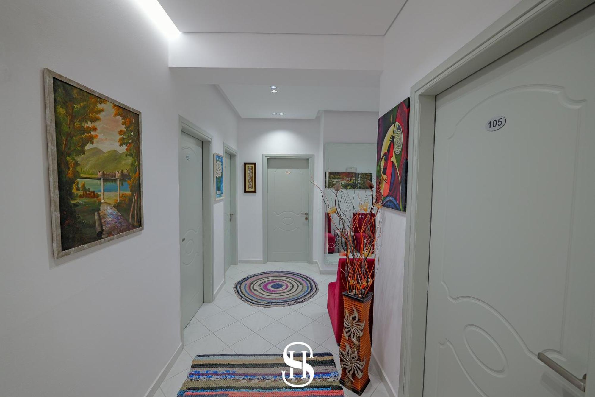 Sala * Saranda