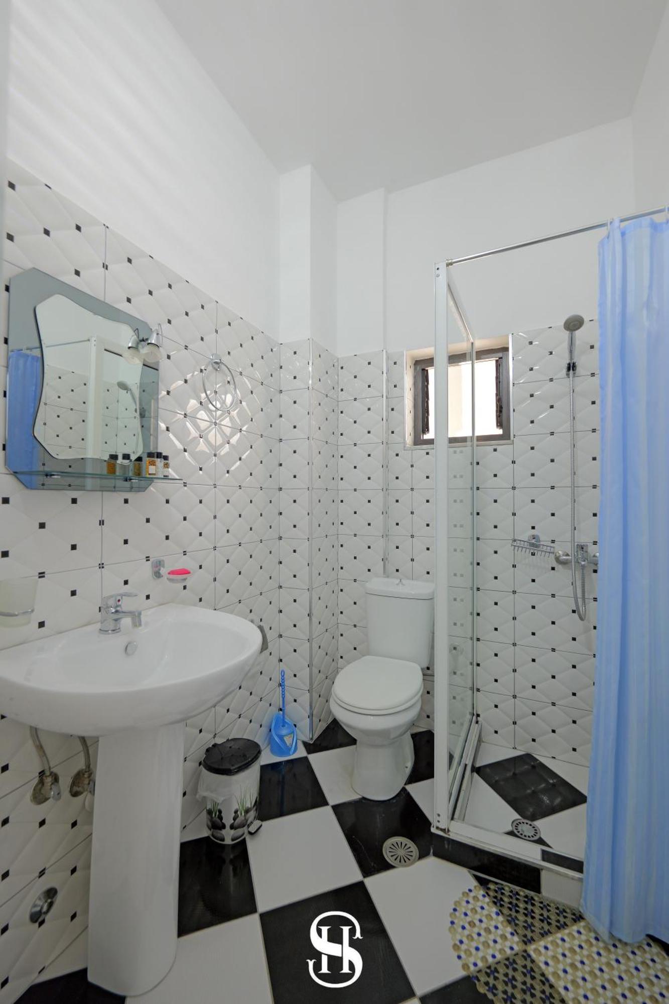 Sala * Saranda